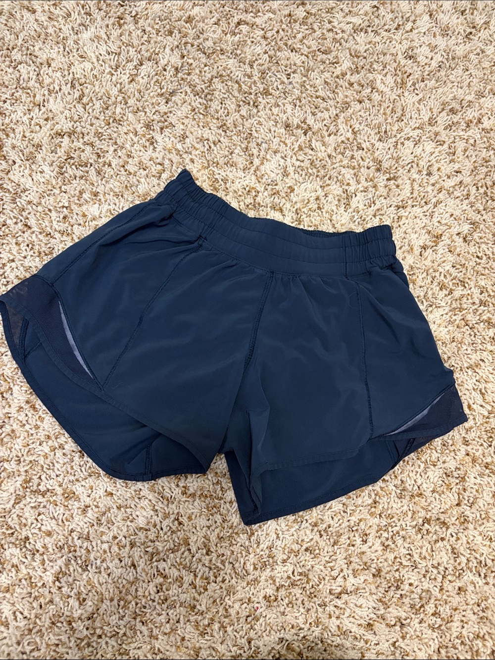 Lululemon Hotty Hot Short II *Long 4" Sz 4